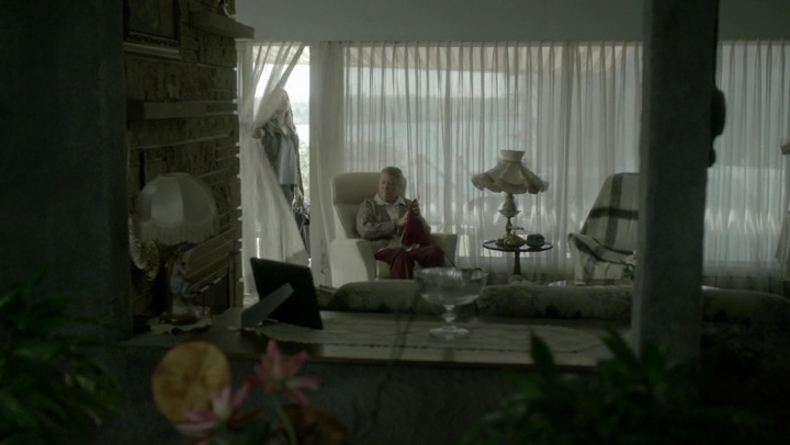 Ashley-Greene-dot-NL_Rogue4x06Elk2734.jpg