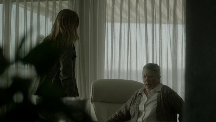 Ashley-Greene-dot-NL_Rogue4x06Elk2744.jpg
