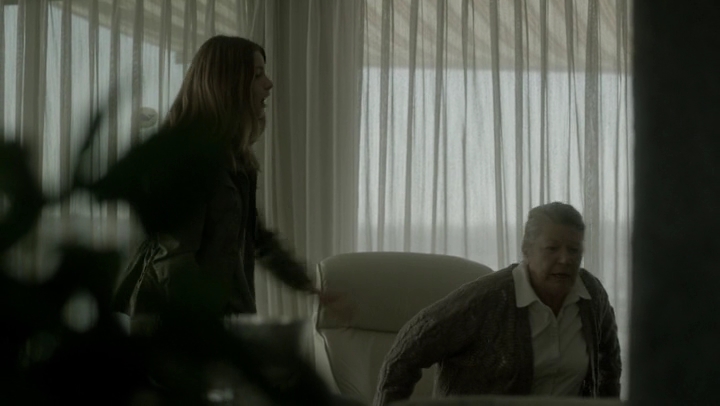 Ashley-Greene-dot-NL_Rogue4x06Elk2746.jpg