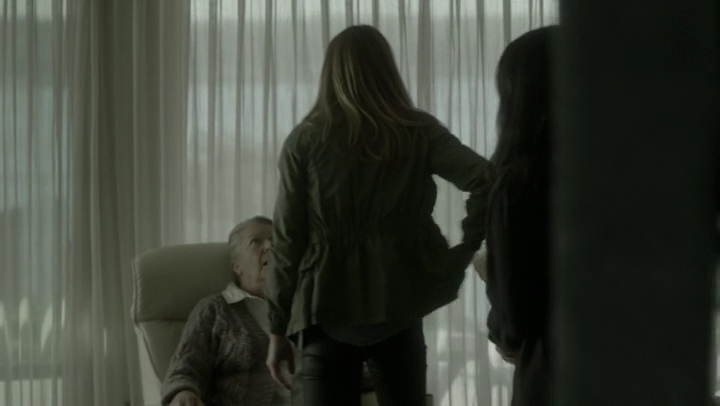 Ashley-Greene-dot-NL_Rogue4x06Elk2750.jpg