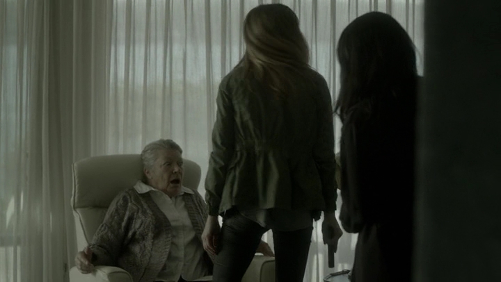 Ashley-Greene-dot-NL_Rogue4x06Elk2751.jpg