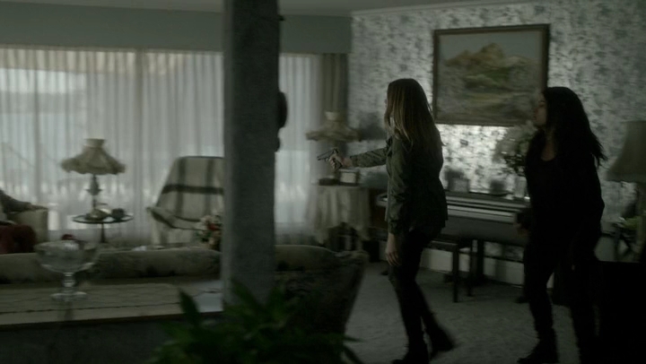 Ashley-Greene-dot-NL_Rogue4x06Elk2769.jpg
