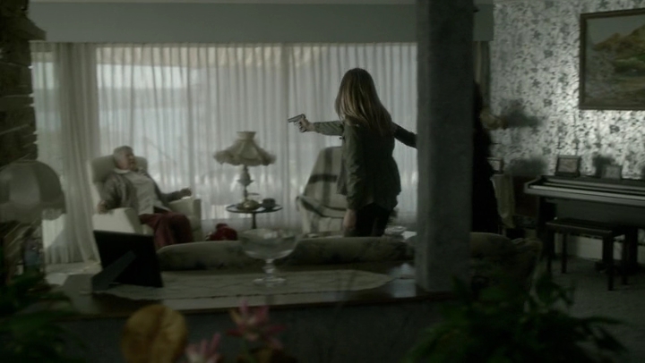 Ashley-Greene-dot-NL_Rogue4x06Elk2770.jpg