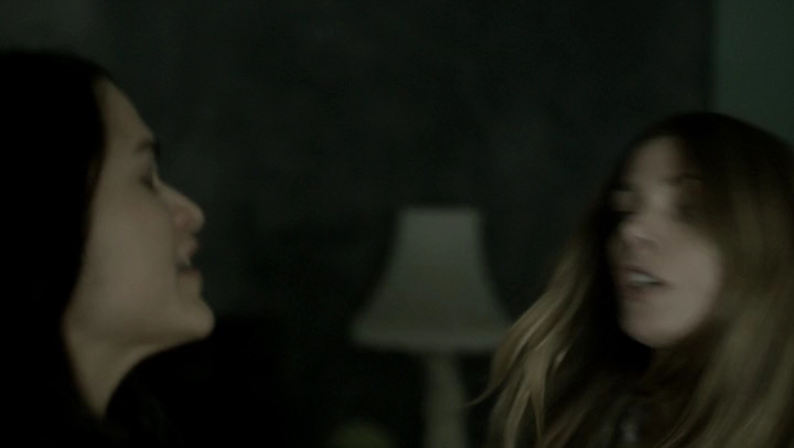 Ashley-Greene-dot-NL_Rogue4x06Elk2771.jpg