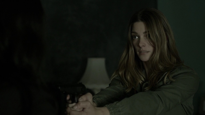 Ashley-Greene-dot-NL_Rogue4x06Elk2780.jpg