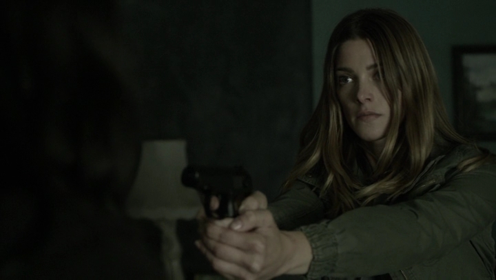 Ashley-Greene-dot-NL_Rogue4x06Elk2790.jpg