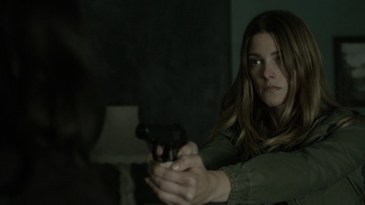Ashley-Greene-dot-NL_Rogue4x06Elk2791.jpg
