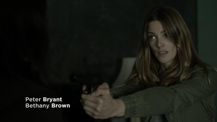 Ashley-Greene-dot-NL_Rogue4x07Bifocals0009.jpg