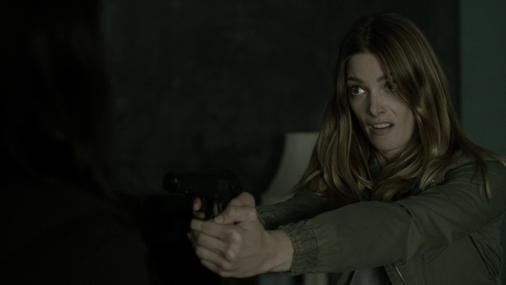 Ashley-Greene-dot-NL_Rogue4x07Bifocals0010.jpg