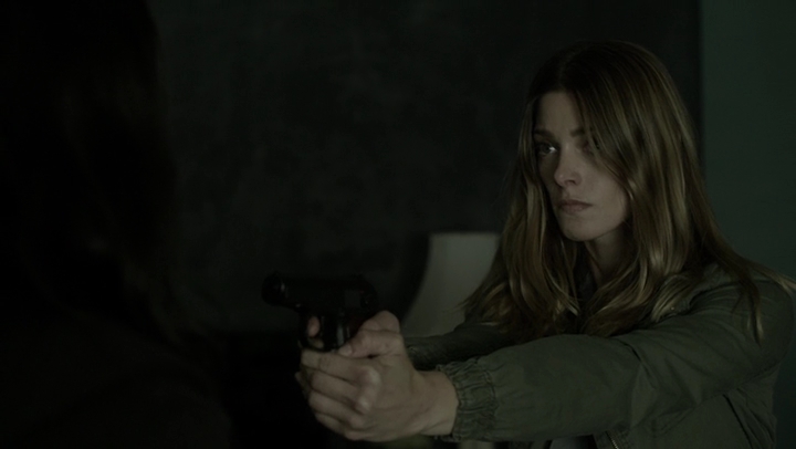 Ashley-Greene-dot-NL_Rogue4x07Bifocals0019.jpg