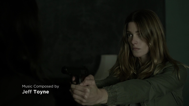 Ashley-Greene-dot-NL_Rogue4x07Bifocals0020.jpg