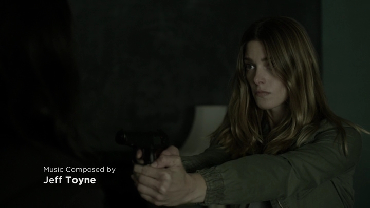 Ashley-Greene-dot-NL_Rogue4x07Bifocals0021.jpg