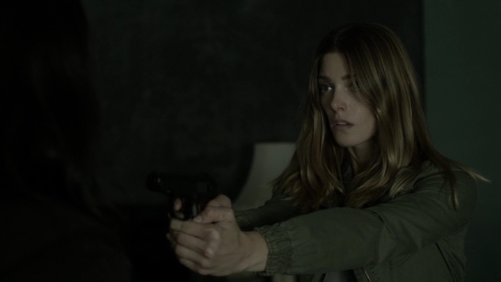 Ashley-Greene-dot-NL_Rogue4x07Bifocals0023.jpg