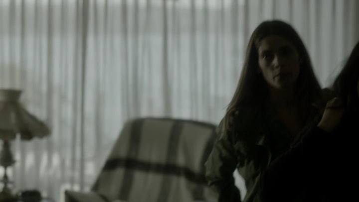 Ashley-Greene-dot-NL_Rogue4x07Bifocals0033.jpg