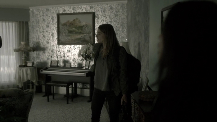 Ashley-Greene-dot-NL_Rogue4x07Bifocals0040.jpg
