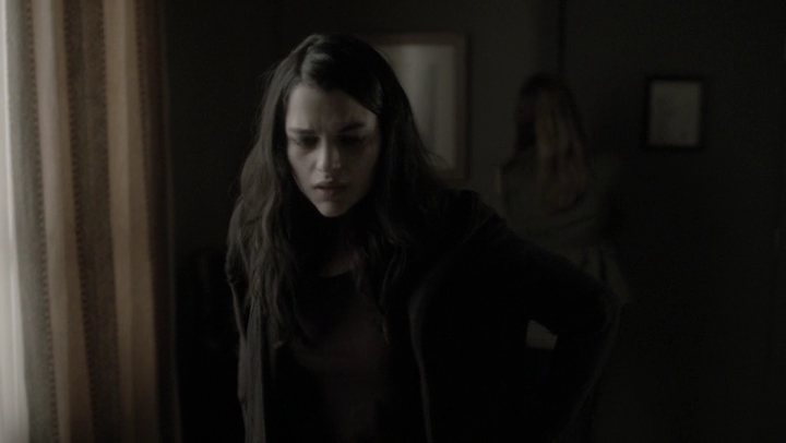 Ashley-Greene-dot-NL_Rogue4x07Bifocals0228.jpg
