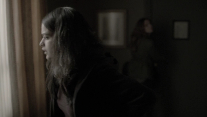 Ashley-Greene-dot-NL_Rogue4x07Bifocals0229.jpg