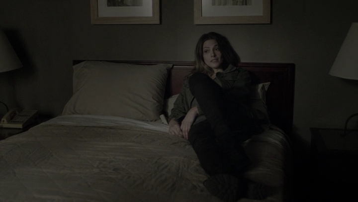Ashley-Greene-dot-NL_Rogue4x07Bifocals0250.jpg