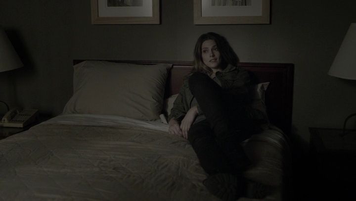 Ashley-Greene-dot-NL_Rogue4x07Bifocals0251.jpg