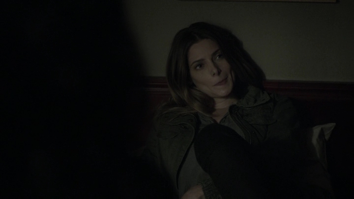 Ashley-Greene-dot-NL_Rogue4x07Bifocals0256.jpg