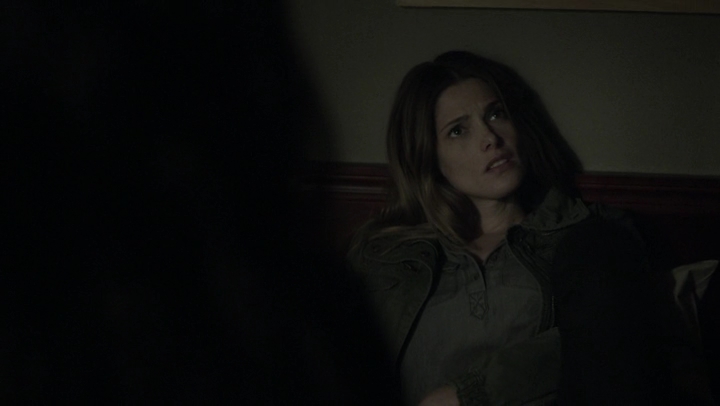 Ashley-Greene-dot-NL_Rogue4x07Bifocals0259.jpg