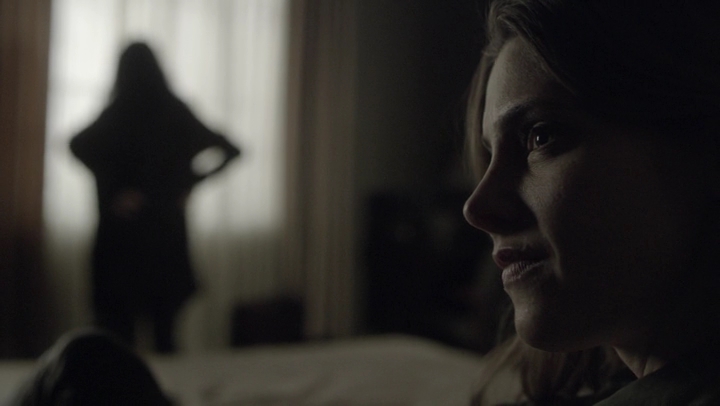 Ashley-Greene-dot-NL_Rogue4x07Bifocals0272.jpg