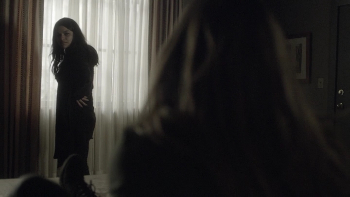 Ashley-Greene-dot-NL_Rogue4x07Bifocals0281.jpg