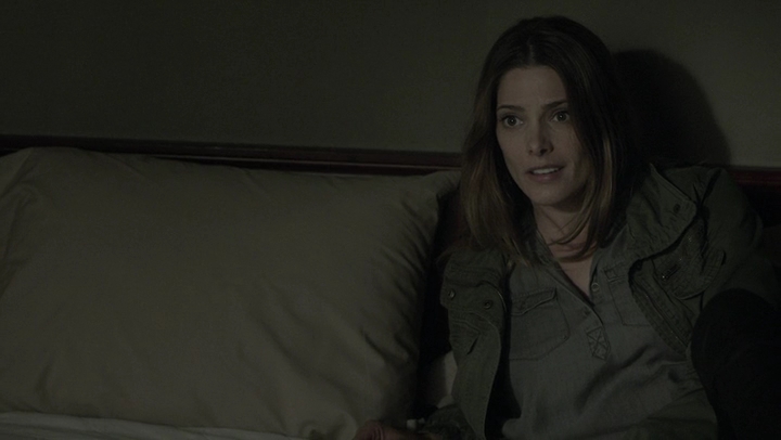 Ashley-Greene-dot-NL_Rogue4x07Bifocals0286.jpg
