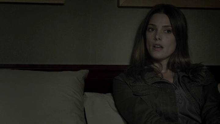 Ashley-Greene-dot-NL_Rogue4x07Bifocals0317.jpg