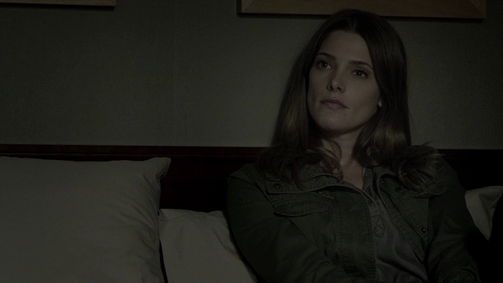 Ashley-Greene-dot-NL_Rogue4x07Bifocals0327.jpg