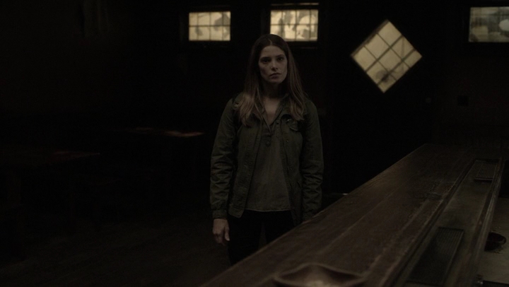 Ashley-Greene-dot-NL_Rogue4x07Bifocals1637.jpg
