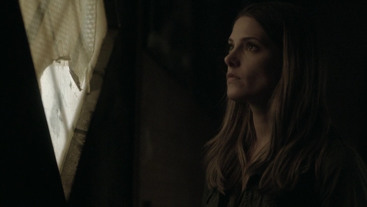 Ashley-Greene-dot-NL_Rogue4x07Bifocals1652.jpg
