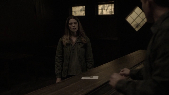 Ashley-Greene-dot-NL_Rogue4x07Bifocals1667.jpg