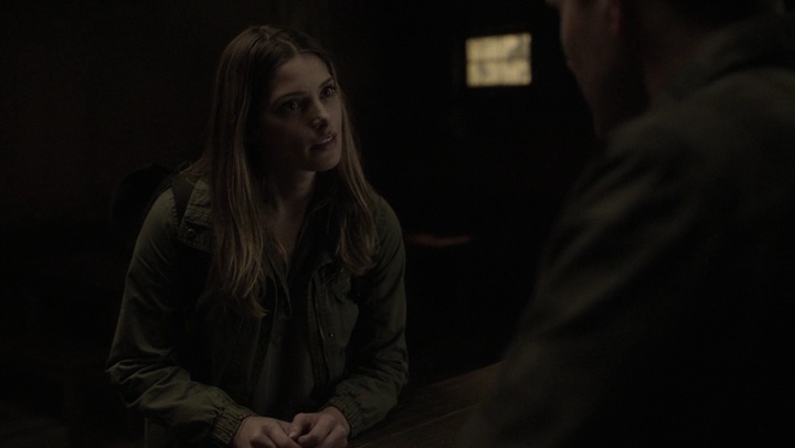 Ashley-Greene-dot-NL_Rogue4x07Bifocals1686.jpg