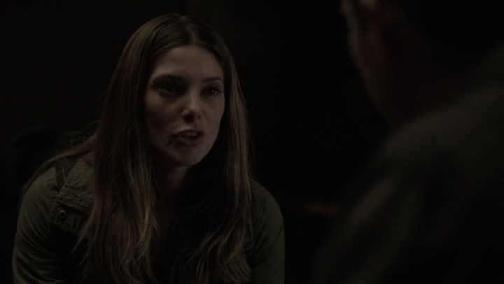 Ashley-Greene-dot-NL_Rogue4x07Bifocals1696.jpg
