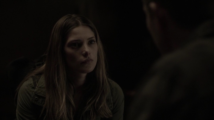 Ashley-Greene-dot-NL_Rogue4x07Bifocals1706.jpg