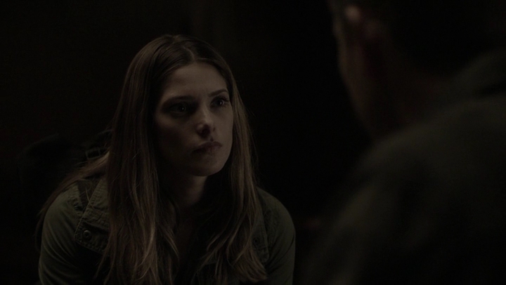 Ashley-Greene-dot-NL_Rogue4x07Bifocals1707.jpg