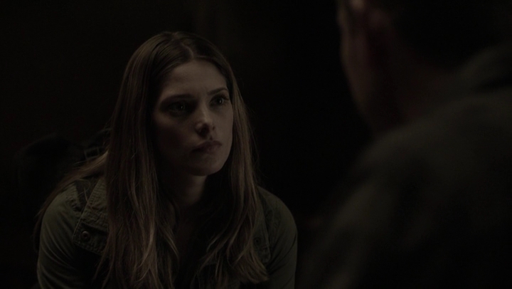 Ashley-Greene-dot-NL_Rogue4x07Bifocals1708.jpg