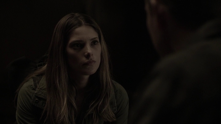Ashley-Greene-dot-NL_Rogue4x07Bifocals1709.jpg