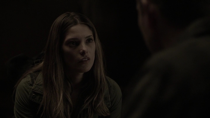Ashley-Greene-dot-NL_Rogue4x07Bifocals1710.jpg