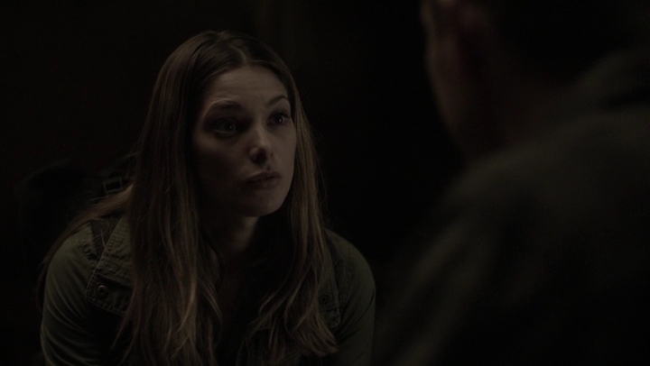 Ashley-Greene-dot-NL_Rogue4x07Bifocals1711.jpg