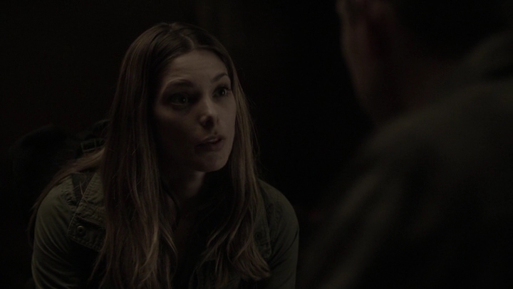 Ashley-Greene-dot-NL_Rogue4x07Bifocals1713.jpg