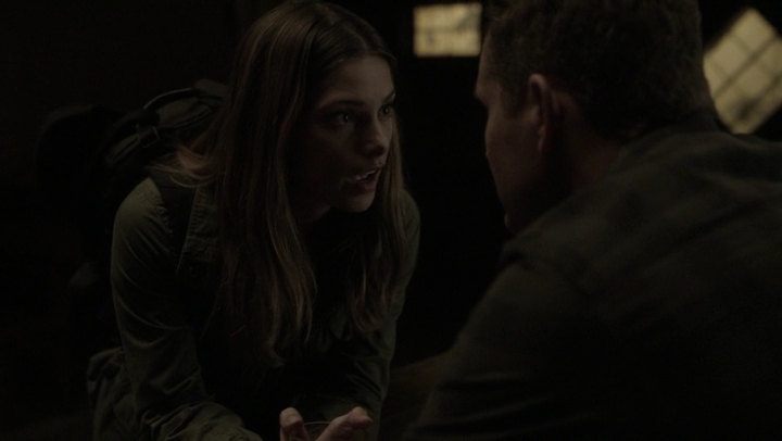 Ashley-Greene-dot-NL_Rogue4x07Bifocals1780.jpg