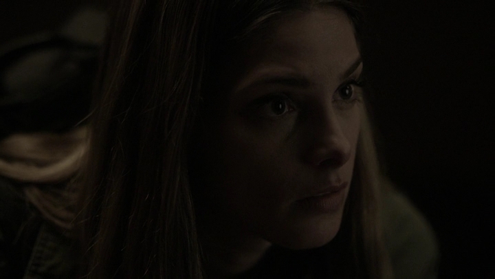 Ashley-Greene-dot-NL_Rogue4x07Bifocals1799.jpg