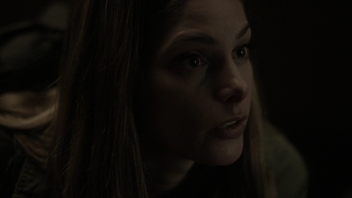 Ashley-Greene-dot-NL_Rogue4x07Bifocals1800.jpg