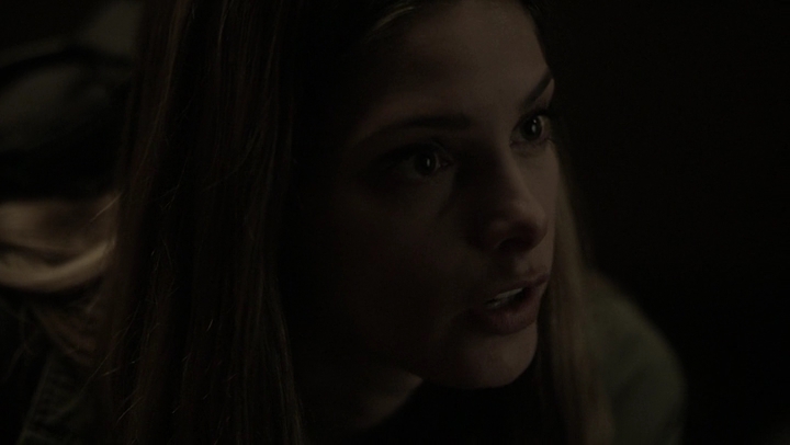 Ashley-Greene-dot-NL_Rogue4x07Bifocals1803.jpg