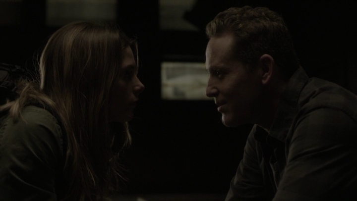 Ashley-Greene-dot-NL_Rogue4x07Bifocals1810.jpg