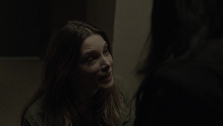 Ashley-Greene-dot-NL_Rogue4x07Bifocals1975.jpg