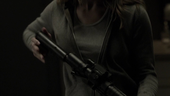 Ashley-Greene-dot-NL_Rogue4x07Bifocals2199.jpg