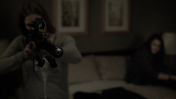Ashley-Greene-dot-NL_Rogue4x07Bifocals2207.jpg